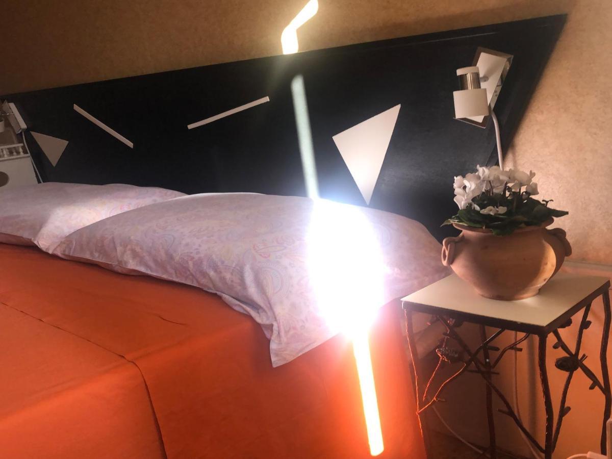 포솜브로네 La Finestra Sul Fiume B&B 외부 사진