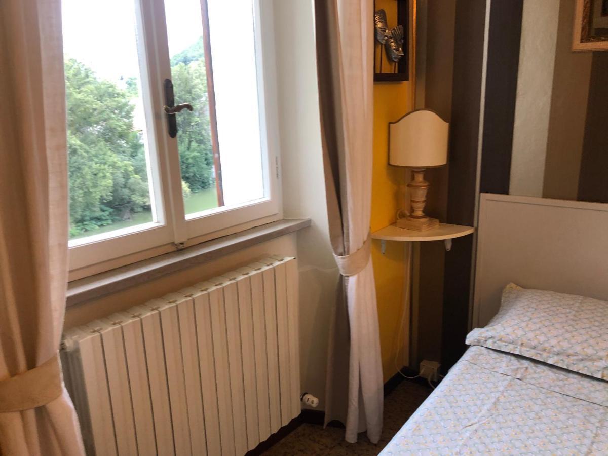 포솜브로네 La Finestra Sul Fiume B&B 외부 사진