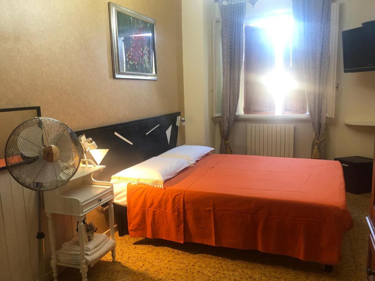 포솜브로네 La Finestra Sul Fiume B&B 외부 사진
