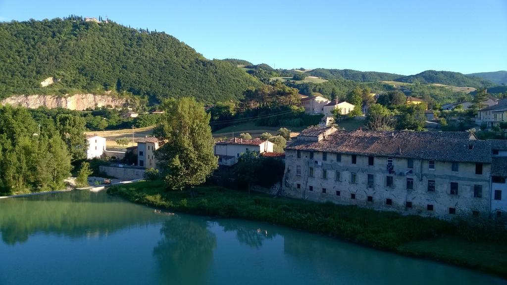 포솜브로네 La Finestra Sul Fiume B&B 외부 사진