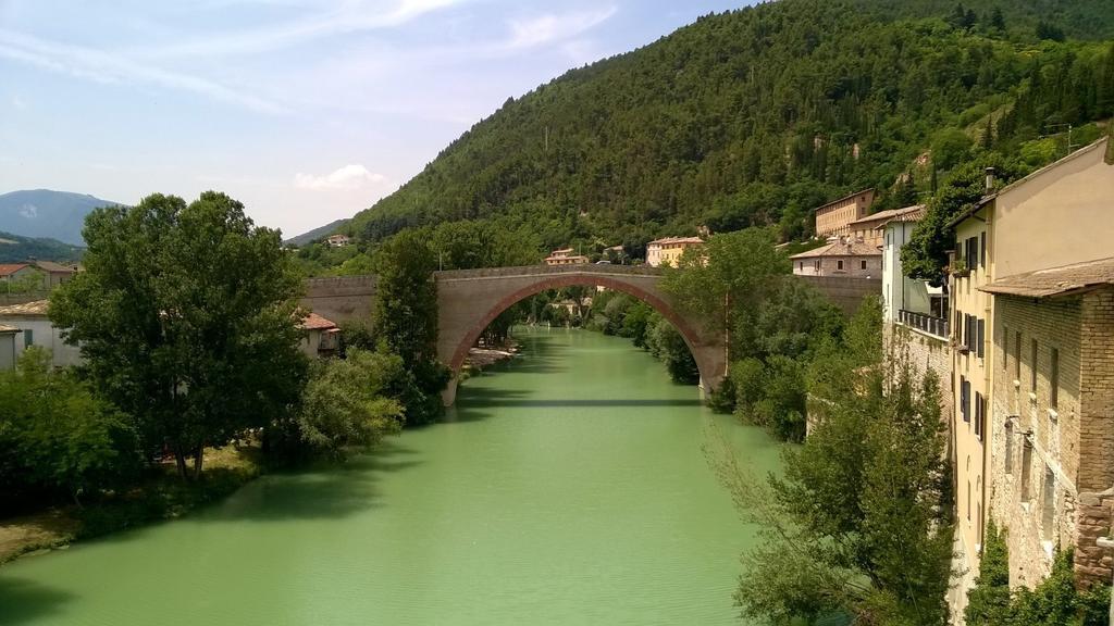 포솜브로네 La Finestra Sul Fiume B&B 외부 사진