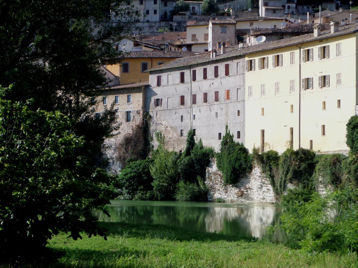 포솜브로네 La Finestra Sul Fiume B&B 외부 사진