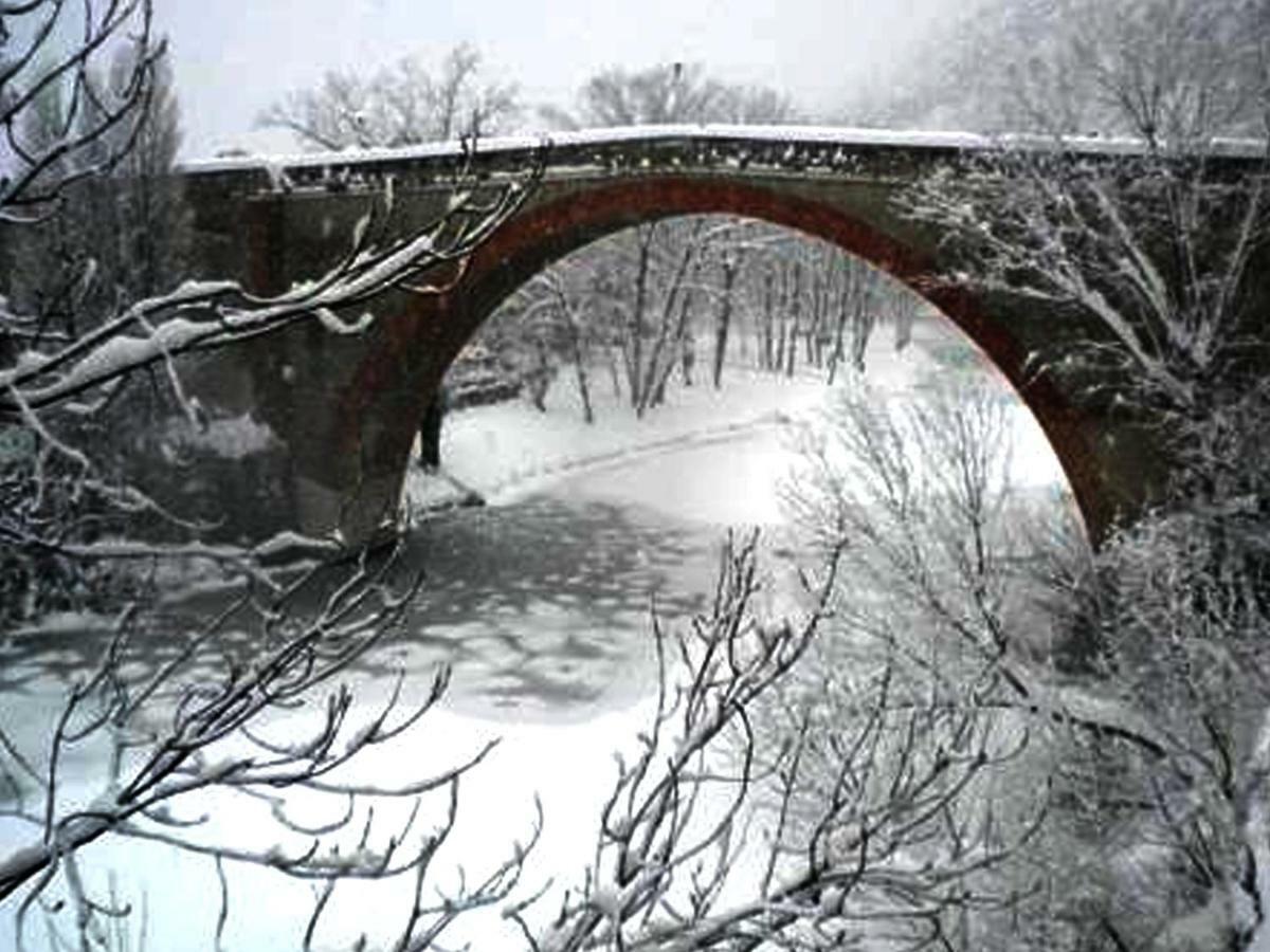 포솜브로네 La Finestra Sul Fiume B&B 외부 사진