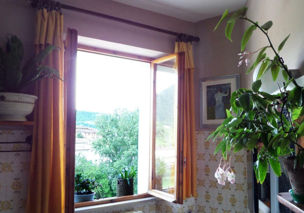 포솜브로네 La Finestra Sul Fiume B&B 외부 사진